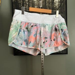 Lululemon run times short